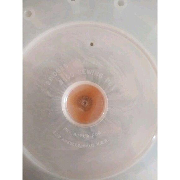 Vntg Bridges Plastic Products #100 Sewing Box Wooden Spools Thread Holder Thread - Picture 11 of 11